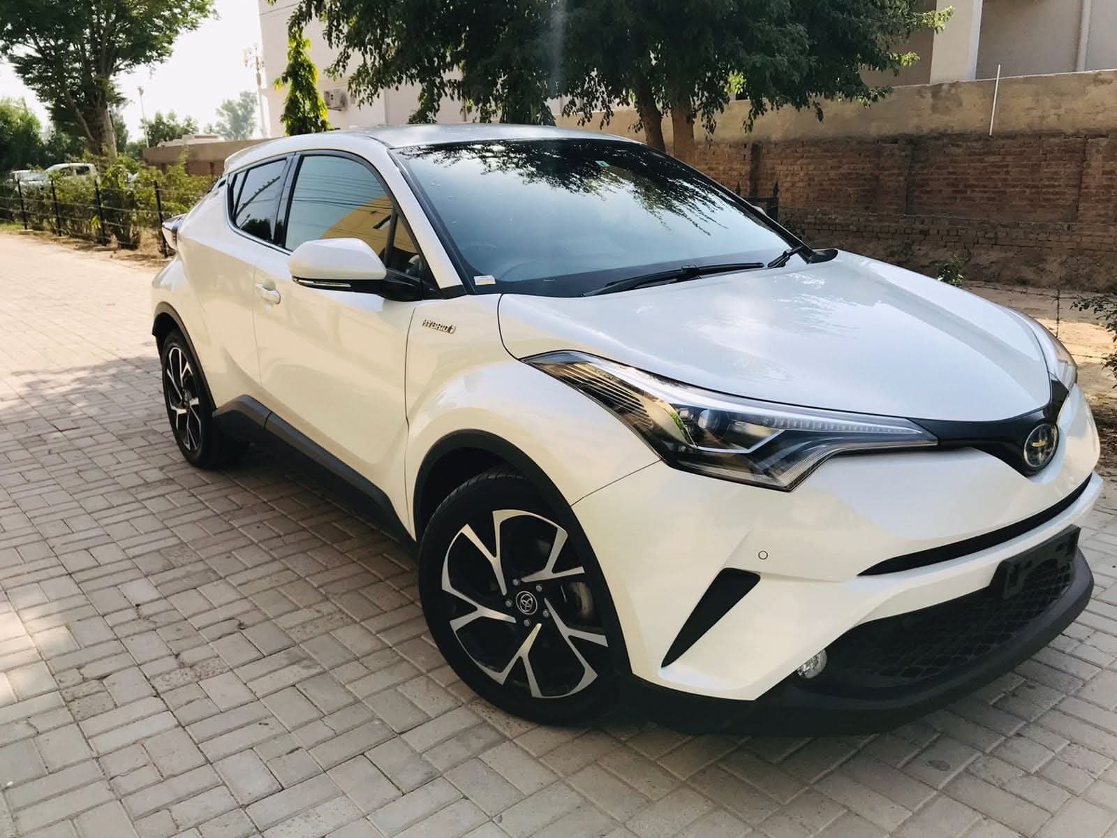 Toyota CH-R Hybrid 2017 — shipped to Pakistan