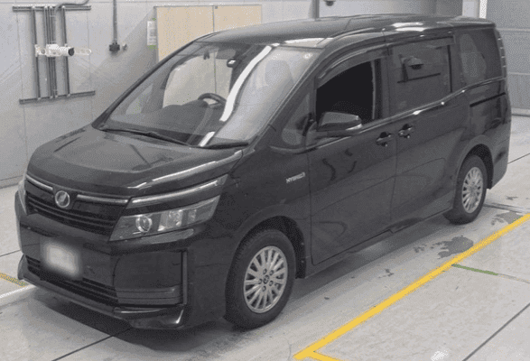 Toyota Voxy Hybrid 2014 — shipped to UK